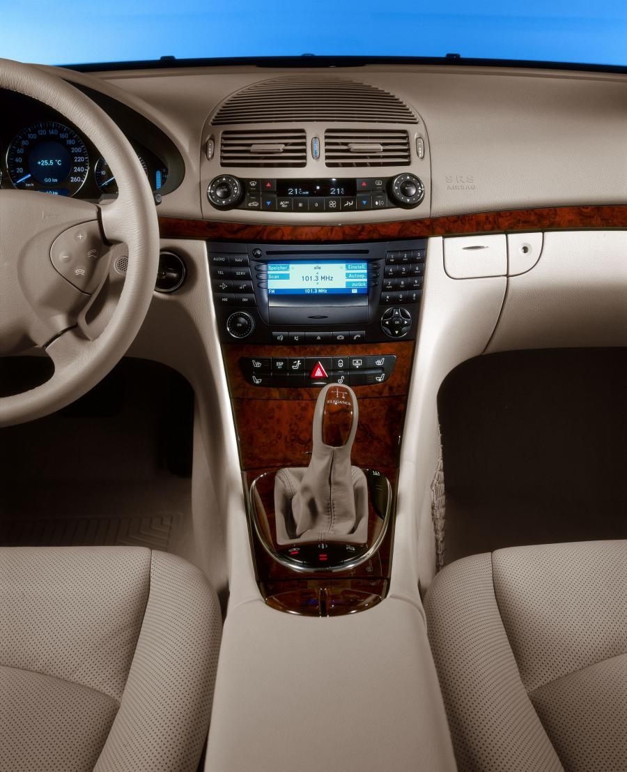  Mercedes-Benz E-Class 2002 года  (фото 349 из 448)